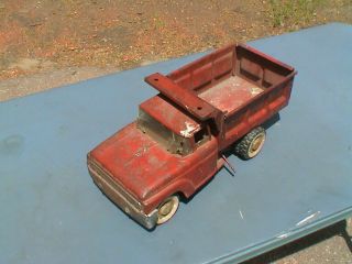 Vintage Structo Hydraulic Dump Truck (14 " Red,  10.  00 X 20 Wheels)