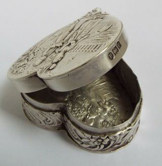 Fine Decorative English Antique 1901 Sterling Silver Heart Shape Snuff Pill Box