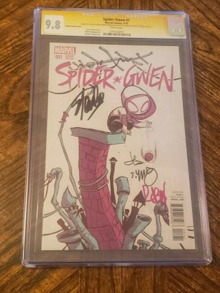 Cgc 9.  8 Spider - Gwen 1 Young Variant Signed X4 Stan Lee Young Rodriguez Latour