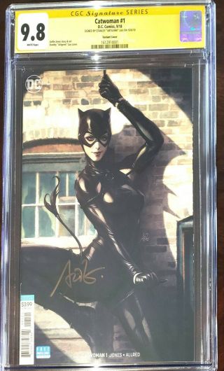 Catwoman 1 Artgerm Variant Cover Cgc Ss 9.  8 Signed By Artgerm