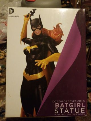 Dc Collectibles Dc Comics Cover Girls Batgirl Statue.  Limited Ed.  990 Of 5200.