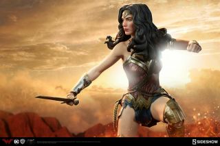 Sideshow Wonder Woman Premium Format (exclusive) Batman V Superman Statue