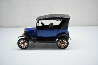 Motor Max 1/24 Scale 1925 Ford Model T Touring Car
