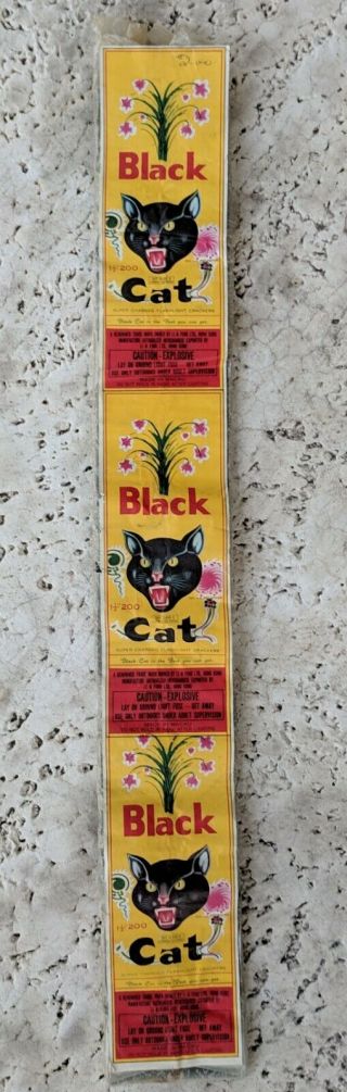 Black Cat Charged Firecrackers Label Dot Class C 1 1/2 " 200