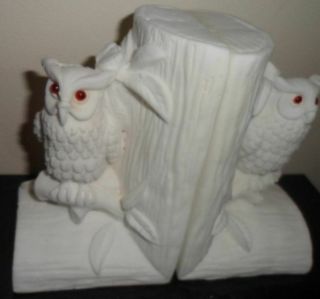 Vintage White Resin Owl Bookends Bird Red Eyes Logs Collectible Figurines