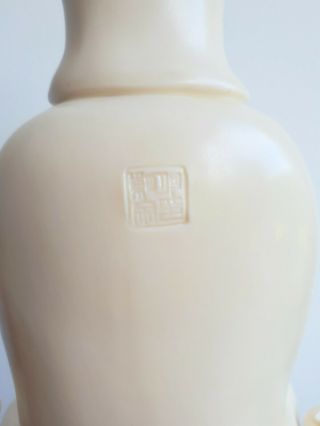Antique Chinese Porcelain Dehua Blanc de Chine Quanyin Kwan yin figure Seal mark 5