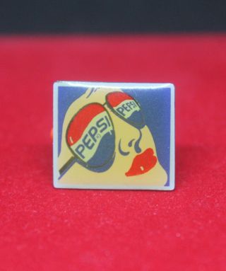 1980s Pop Art PEPSI Advertisement Pin - RARE 2