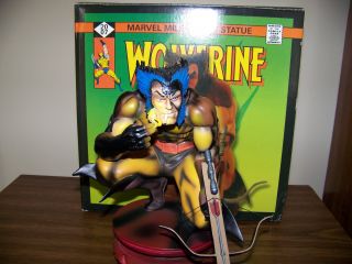 Marvel Wolverine Variant Edition Statue With Hugh Jackman Autographed Photograph