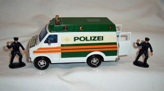 " Matchbox” Superkings K - 99 Dodge Polizei German Police Van With Figures