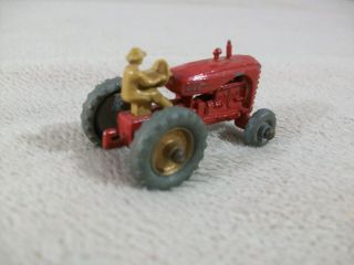 Matchbox Lesney - Massey Harris Farm Tractor 4 - B (1957 - 60) Red 3