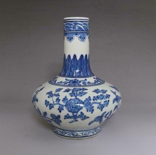 Antique Porcelain Chinese Blue And White Peach Vase Qianlong Marked