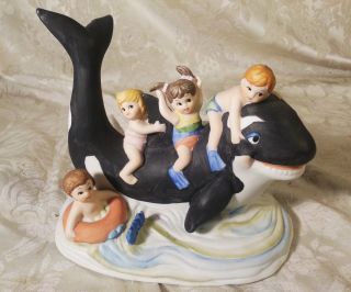 1982 Porcelain Bisque Hand Painted Shamu Whale Sea World Collectible Figurine