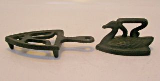 Miniature Cast Iron Art Swan Toy Salesman Sample Sad Iron & Trivet Vintage