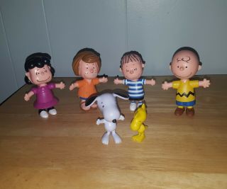 Charlie Brown And The Peanuts Bendable Figures Set