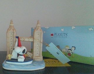 Peanuts Snoopy In London Westland Giftware Figurine Near