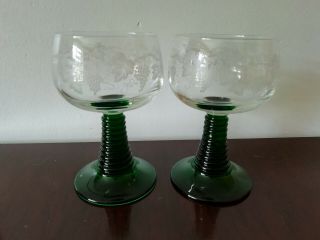 10388) 2 Beehive Green Stemmed Wine Glass France 0.  2l Vca W Grapevine Etching