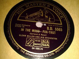 Glenn Miller & His Orchestra : In The Mood / Out Of Space.  Uk.  78.  Rpm (1940)