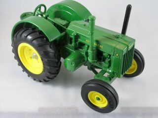 John Deere Collector Edition 1/16 scale tractor model,  Model D 2