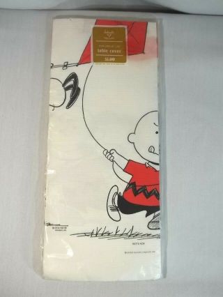 Peanuts Gang Charlie Brown Snoopy Paper Table Cloth Vtg Ambassador 60 X 102