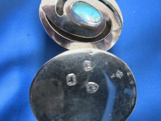 VINTAGE HALLMARKED SILVER PILL BOX WITH TURQUOISE STONE SET IN LID 3