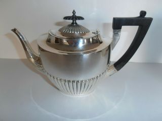 Elegant Set of Walker & Hall Sheffield Silver Plate Tea and Coffee Pots 3