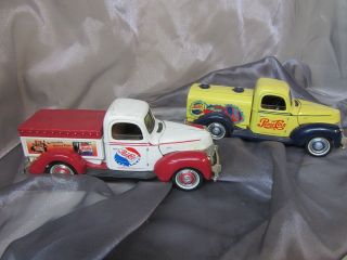 Golden Wheels Die Cast Pepsi - Cola Trucks 1940 (2) GA - A - 12 4