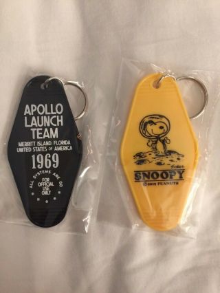 Sdcc 2019 Exclusive Peanuts Astronaut Snoopy Apollo Retro Keychain Set Of 2