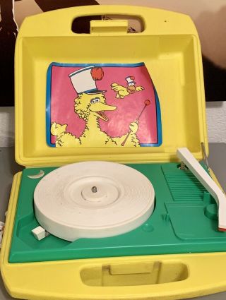 Daylin Vintage Big Bird Sesame Street Yellow Record Player Turntable Phonograph