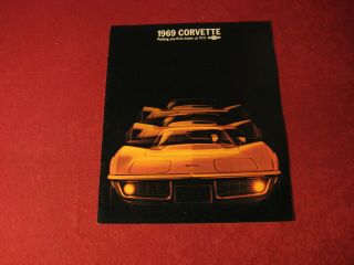1969 Chevy Corvette Sales Dealership Showroom Brochure Booklet Gm