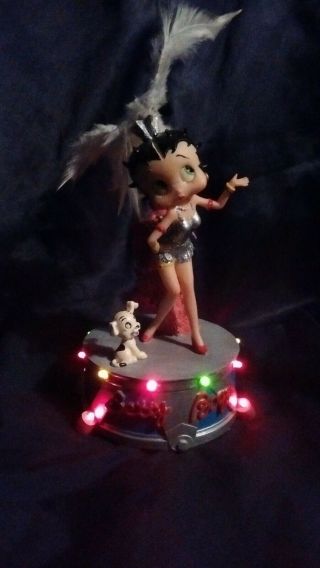 Vintage Betty Boop Light Up Music Box Collectible With Feather Hat 7.  5 "