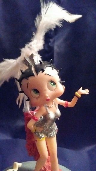 Vintage Betty Boop Light Up Music Box Collectible with Feather Hat 7.  5 