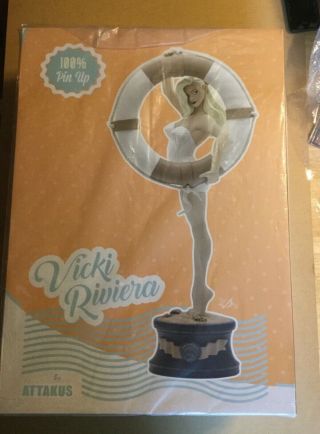Vicki Riviera Resin Pin Up Statue Attakus Vatine