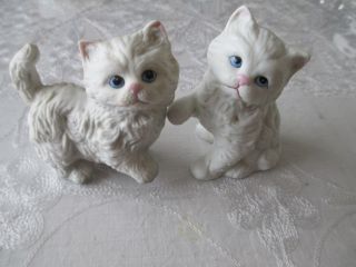 Vintage Pair White Persian Kitty Cats With Blue Eyes Figurines Homco 3 Inches