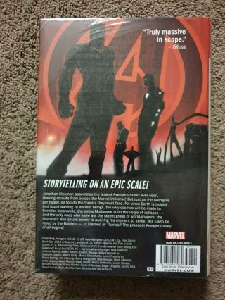 AVENGERS by JONATHAN HICKMAN OMNIBUS V1.  OOP 2