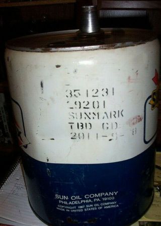 VINTAGE 1967 DX SUNOCO 5 GALLON OIL PAIL OR CAN,  WITH A SPOUT 3