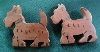 Pair Vintage Bermuda Cedar Wood Hand Carved Scottie Dog Brooches / Pins