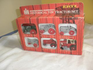 Ertl Ih International Harvester Historical Tractor Set 1/64 Scale