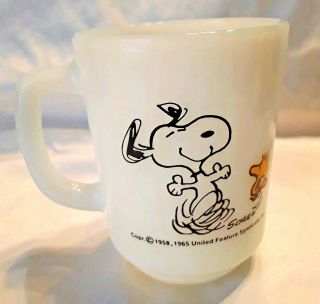 Vintage 1950s - 1960s Anchor Hocking Fire King Glass Mug Snoopy Woodstock Peanuts