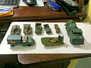 8 Toys - Jeep U.  S.  Army And Other