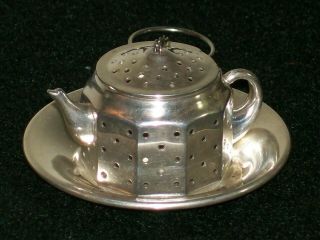 Amcraft Sterling Silver Tea Strainer / Infuser Teapot Shaped With Under Plate.