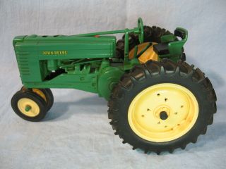 1/16 John Deere Late Style Model B Toy Tractor Ertl