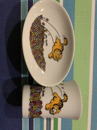 Vintage Enesco Garfield In Flowers Cup And Soap Dish 1978,  1981 Jim Davis