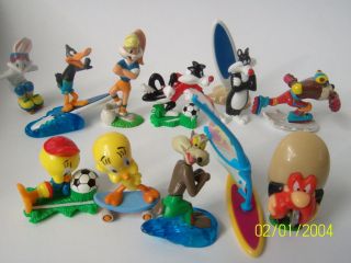 Collectible Complete Set 10 Figures Looney Tunes Sports Kinder Surprise 2007
