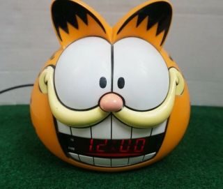 Vintage 1991 Garfield Head Digital Alarm Clock Sunbeam Model
