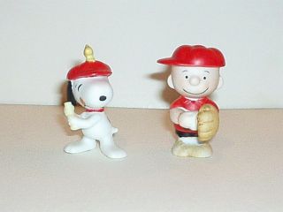 Willitts Peanuts Miniature Porcelain Charlie Brown And Snoopy Baseball Figurines