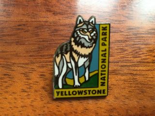 Vtg Hard To Find Grey Wolf - Yellowstone National Park Pin Badge - 1 Inch