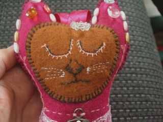 Hand Made Felt Asleep Cat 10 inch by Anita Embroidery beads lace ribbon 2