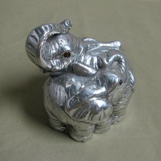 1992 Arthur Court Designs Aluminum Mother & Baby Elephant Paperweight Figurine