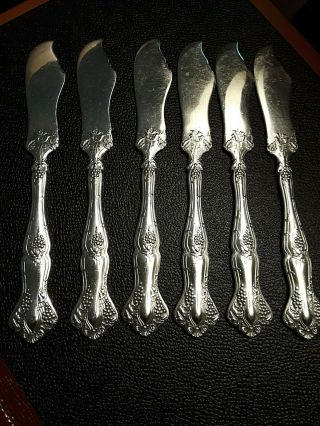 Set Of 6 1847 Rogers Bros.  Grape C.  1904 Flat Handle 6 1/4 " Butter Spreaders