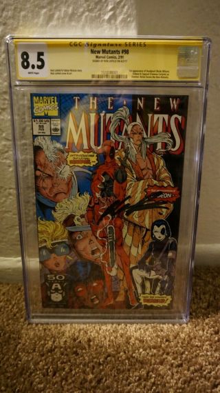 The Mutants 98 Cgc Ss 8.  5 Signed By Rob Liefeld With White Pages.